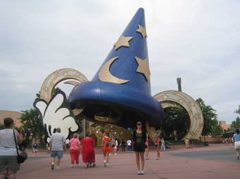2mgm_stacyNmickeyhat