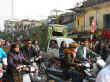 hanoi street.jpg (35675 bytes)